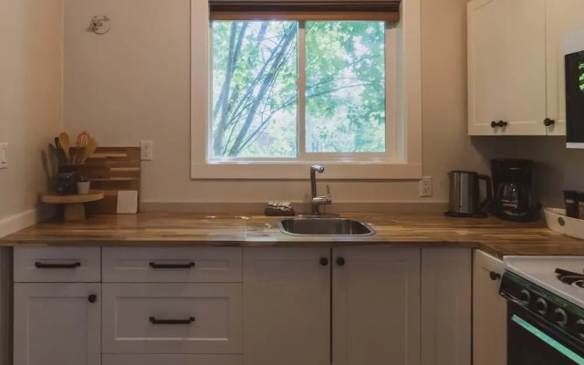 Barefoot Villas Cabin 2 Moose w/ Hot Tub