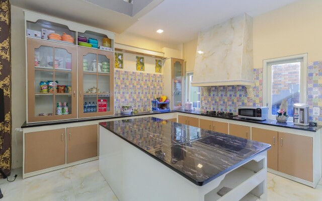 RedDoorz Plus @ Villa Bontes Batu