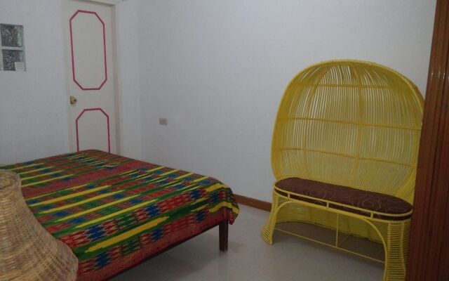 Yellow HOUSE Vacation Rental