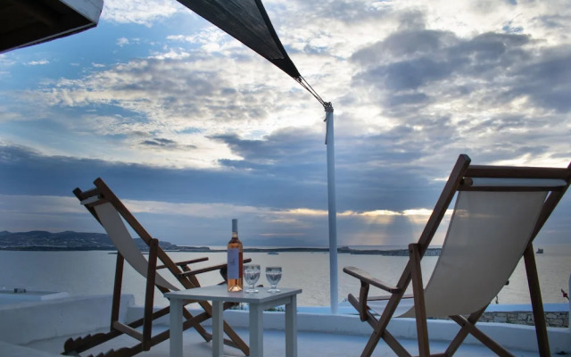 Holiday Sunset Villa Above the Beach