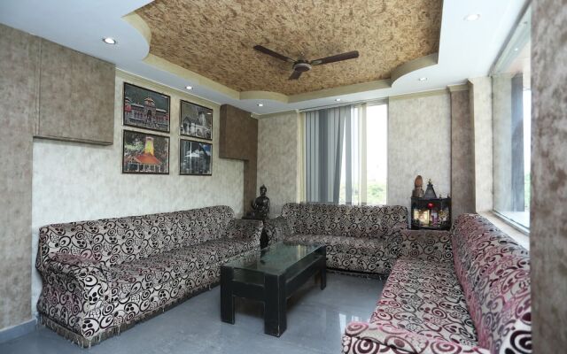 OYO 10592 Hotel Ganga Palace