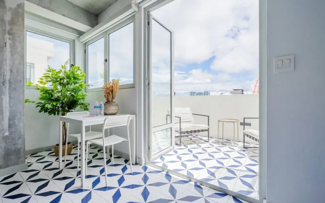 w Cool 1BR With Private Terrace in Plaza Herrera