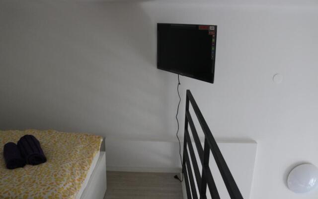 Apartment F6