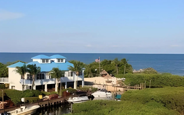 Ocean Pointe Suites at Key Largo