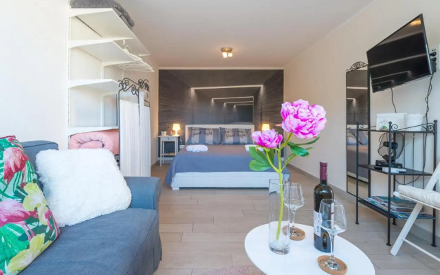 Brand New Studio With Terrace & Parking