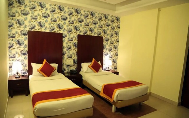 Hotel Hollyhock