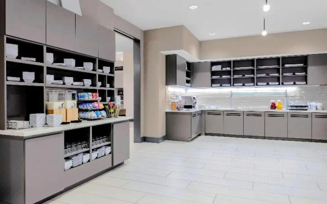 Hyatt House Charlotte / Rea Farms