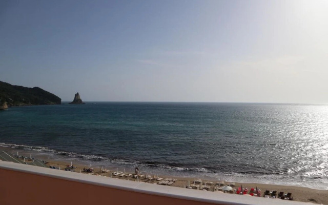 The Harmony - Beachfront sea View Apartment