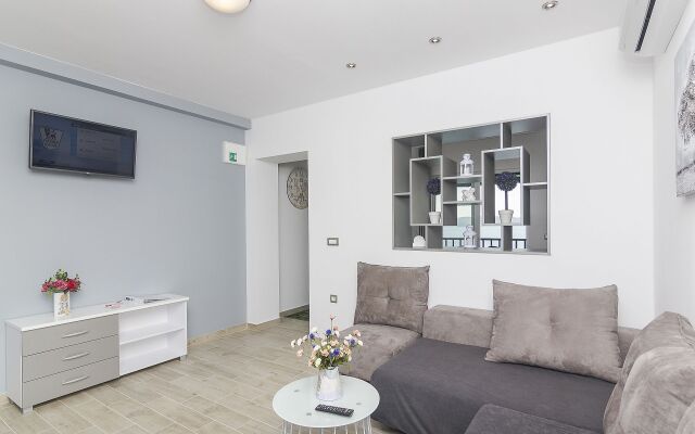 Apartment Sonja - 100 m from sea: A1 Brela, Riviera Makarska