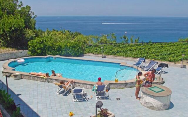 Paradise Beach Hostel