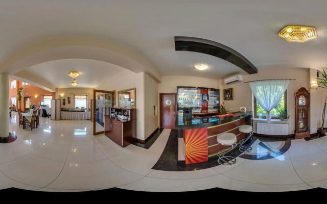 Hotel Vinci Airport