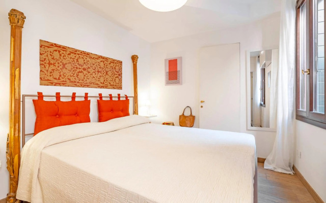 Contemporary Apartment in Venice FF