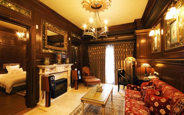 The Old England Manor