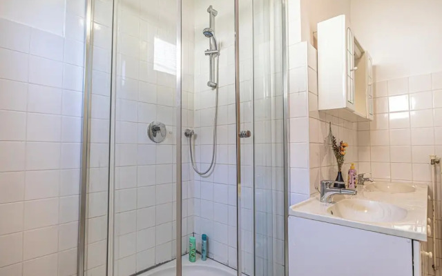 Cozy House  Terrace &Garden  Sleeps 34