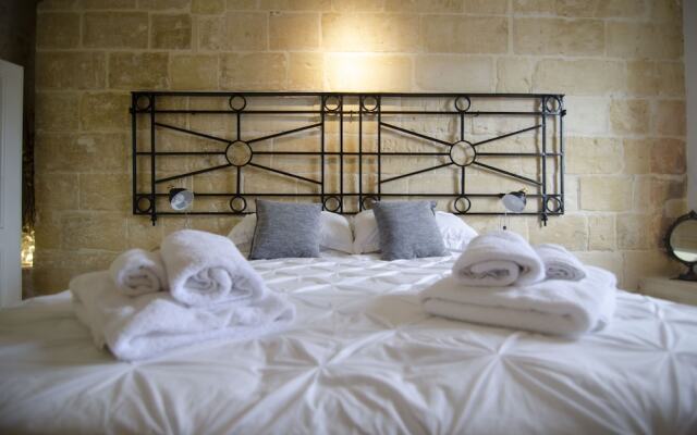 Senglea Suites