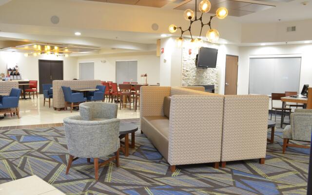 Holiday Inn Express Waterloo Cedar Falls by IHG