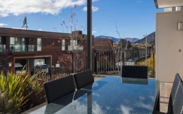 Queenstown Village Apartments