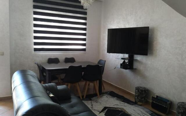 Villa avec piscine privée près de Casablanca Maroc