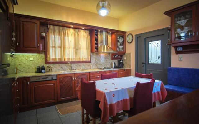 Vretti's House