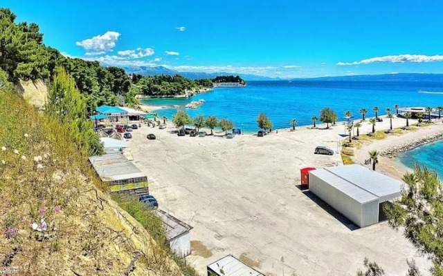 Beachfront Apartment Drazen, With Patio & Parking