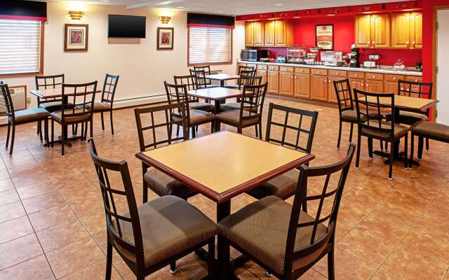 Econo Lodge on the Bay