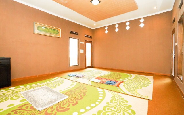 OYO 1080 Sm Bromo Hotel