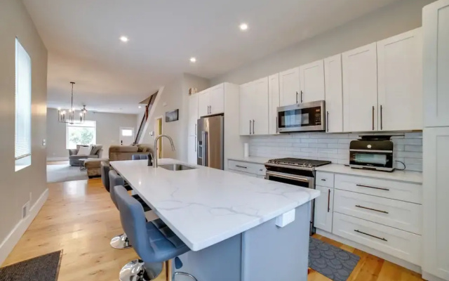 Well-appointed Pittsburgh Home: 1 Mi to Dtwn!