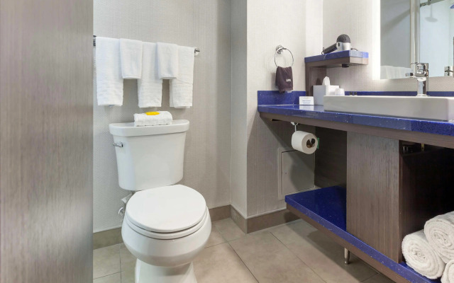 GLō Best Western Mississauga Corporate Centre