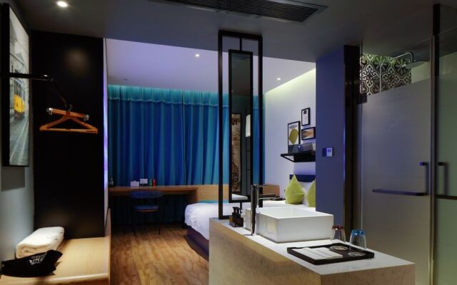 Shanghai UIN Hotel & Resort