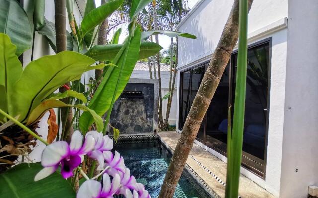 Coconut Grove Boutique Hotel