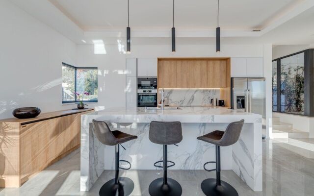 Sea Bliss Luxury Villa - Sevid