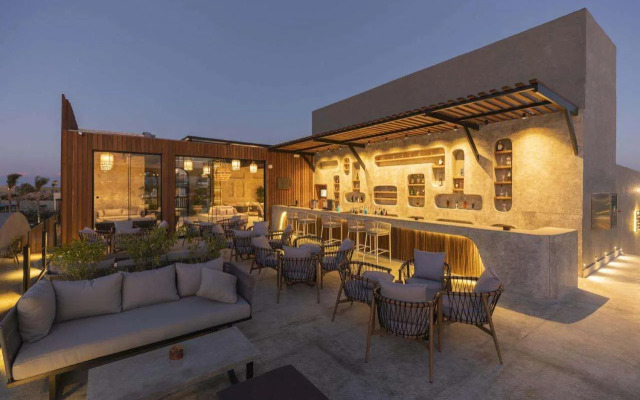 Posh Club by SUNRISE Tucana