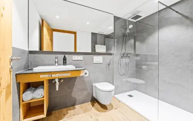 Schwarzenbach - Apartments & Rooftop Pool