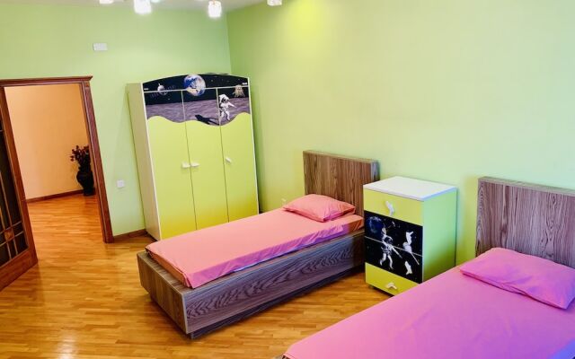 Cosy Apartment with 3BDR & 2 BTH