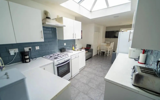 1 Bedroom Studio Near the City