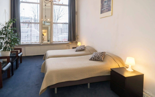 Prins Hendrik Apartments
