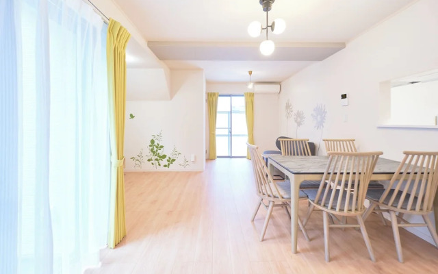 Sunny Court