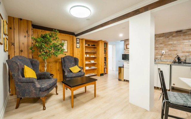 GLOBALSTAY Sunny Basement Brontë park