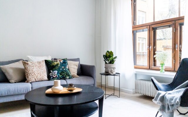 Peaceful courtyard studio in Katajanokka