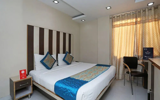 Oyo 10937 Hotel Balsons Continental