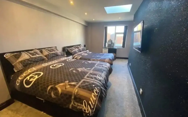2 Bedroom Gray Apartment Blackpool