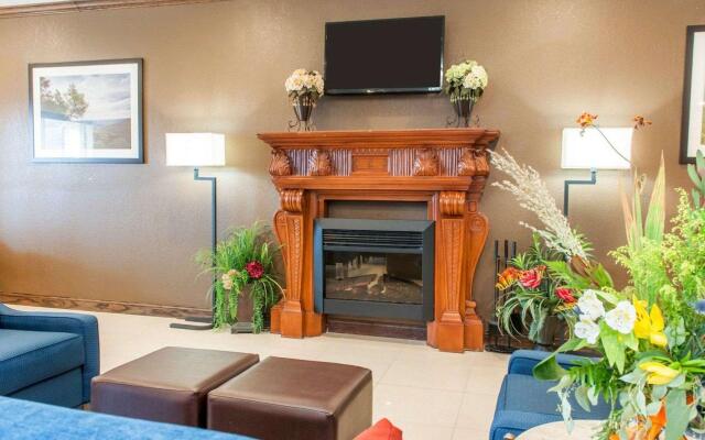 Comfort Inn Warren I-69