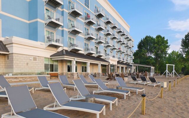 Hampton Inn & Suites Manistee Waterfront