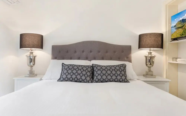 Cosy and Central City Studio Near Attractions