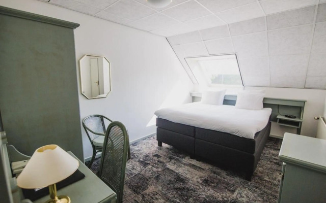 Hotel, Sportsbar & Brasserie Dorhout Mees