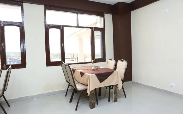 OYO 33407 Hotel Ashiana