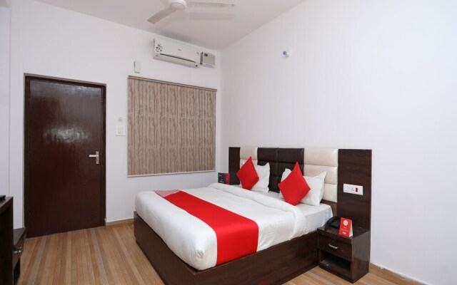 OYO 15219 Hotel Neer Buddha