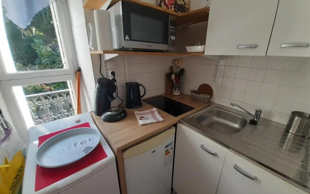 Joli studio calme parking proche thermes et centre