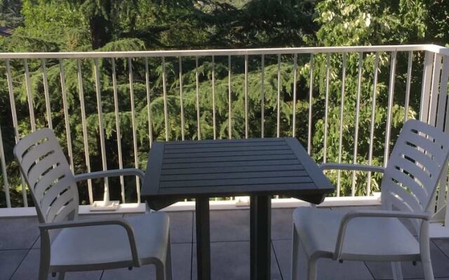Charming Apartment, Quiet, Hotel Service