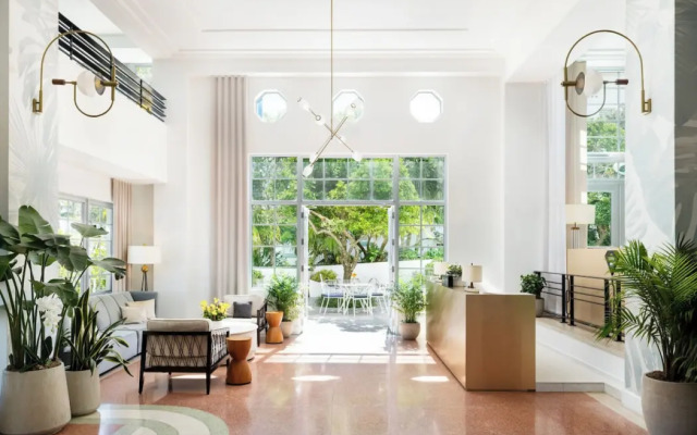 The Gabriel Miami South Beach, Curio Collection by Hilton